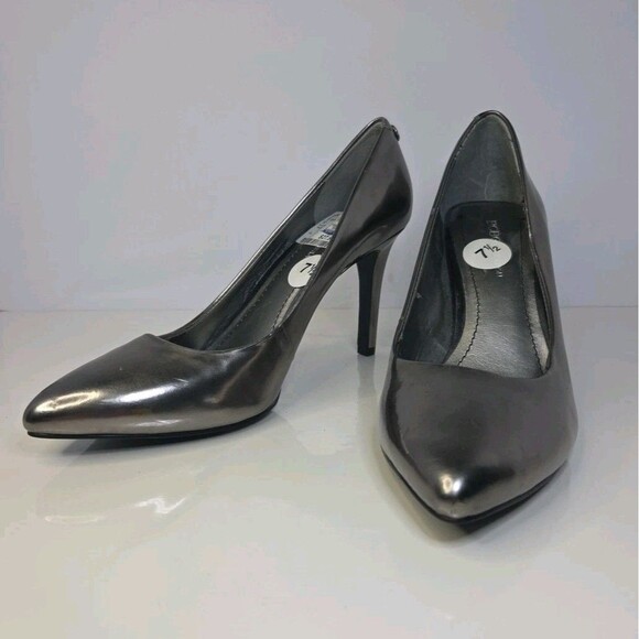 BCBGeneration Shiny Metallic Gray Pointed Toe High Heel Pumps 7.5 Hoco Wedding - Picture 1 of 9